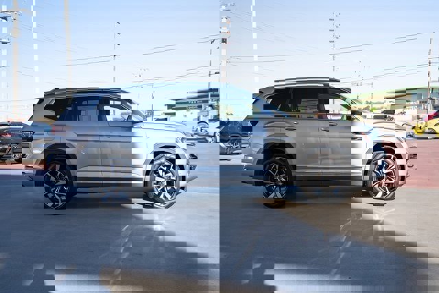 New 2026 Volkswagen Atlas SEL Premium R-Line image 7