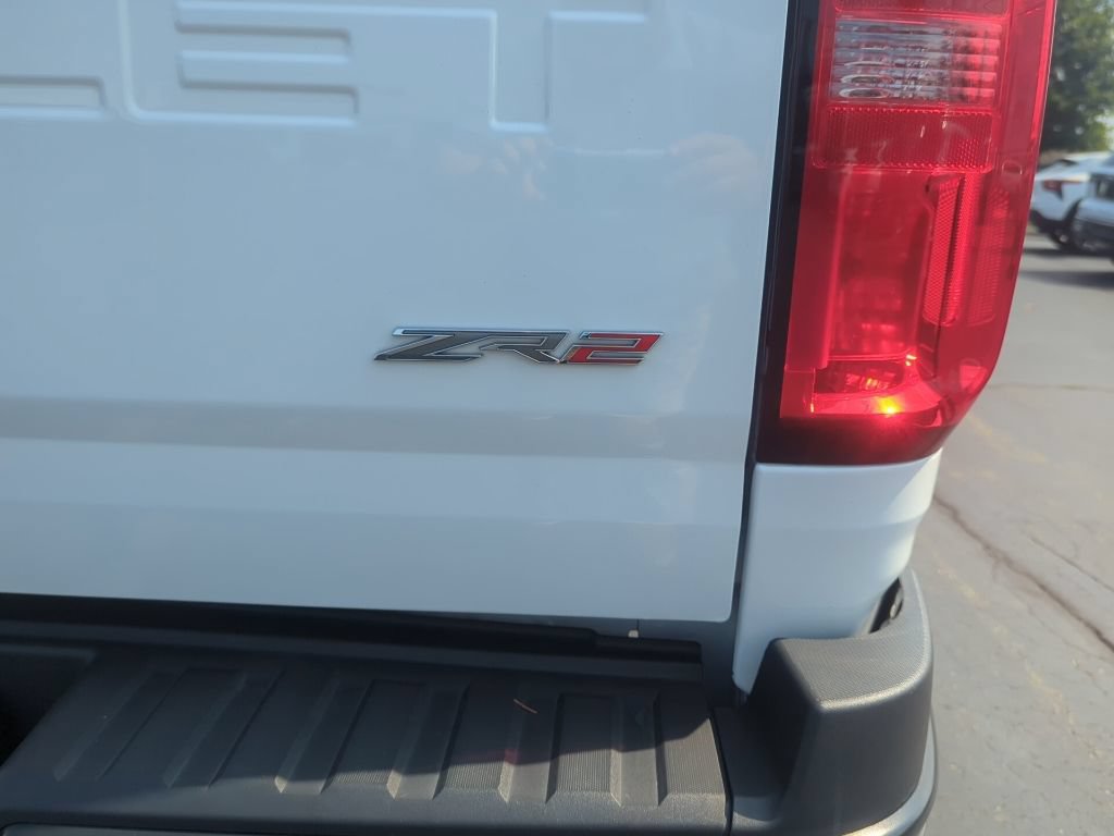 Used 2022 Chevrolet Colorado ZR2 AWD/4WD image 9