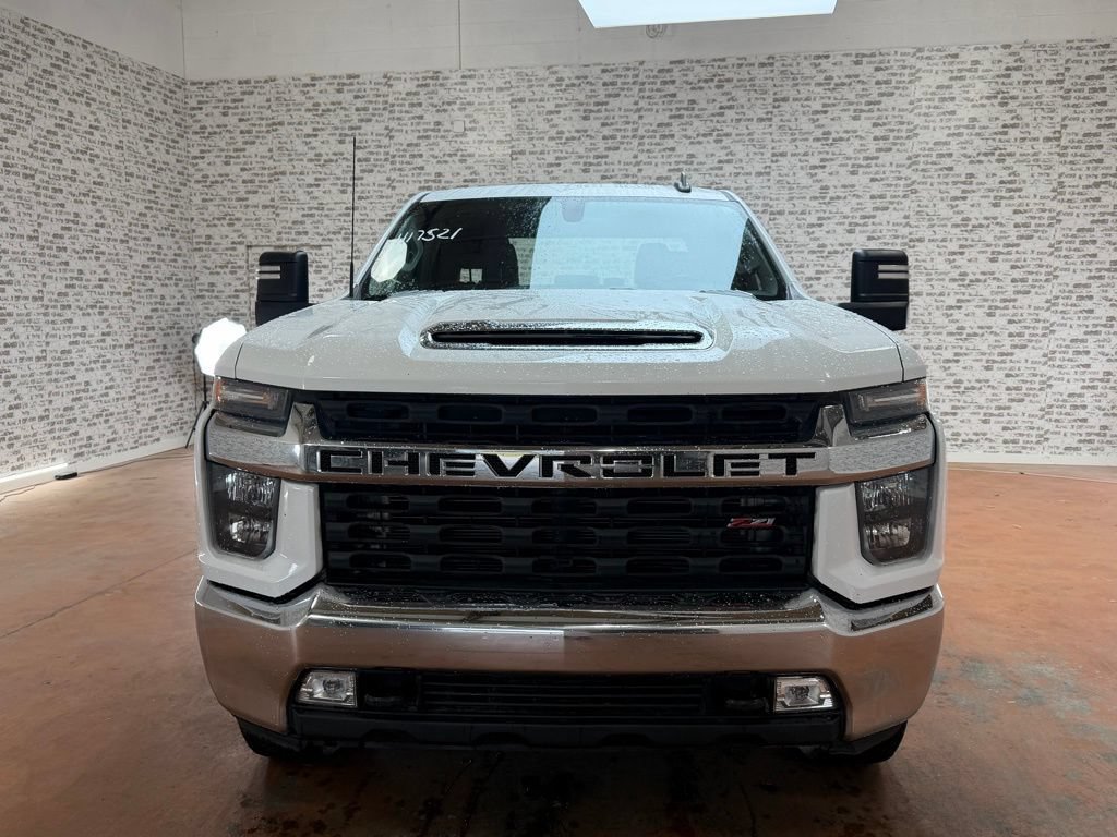 Used 2022 Chevrolet Silverado 2500 LT w/ Convenience Package AWD/4WD image 2