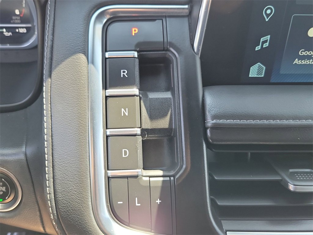 Certified 2023 Chevrolet Suburban Z71 w/ Luxury Package image 21