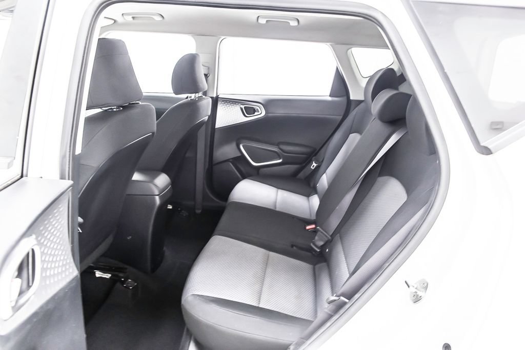 Used 2024 Kia Soul LX w/ Option Group 015 FWD image 27