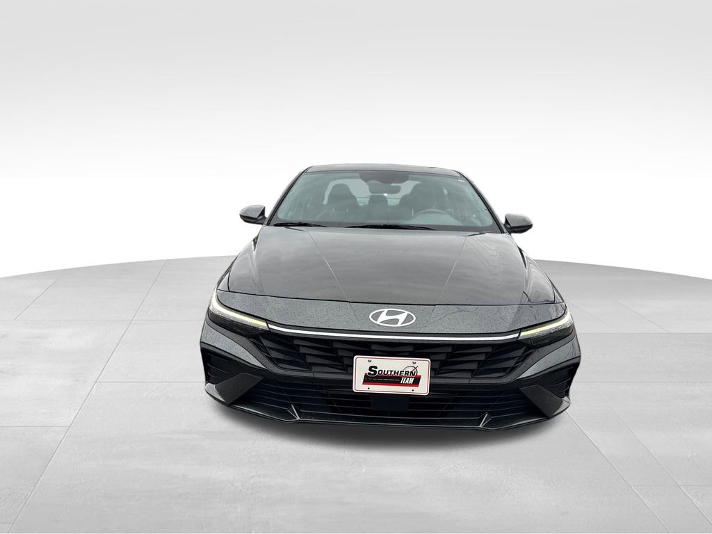 Used 2024 Hyundai Elantra SEL FWD image 9