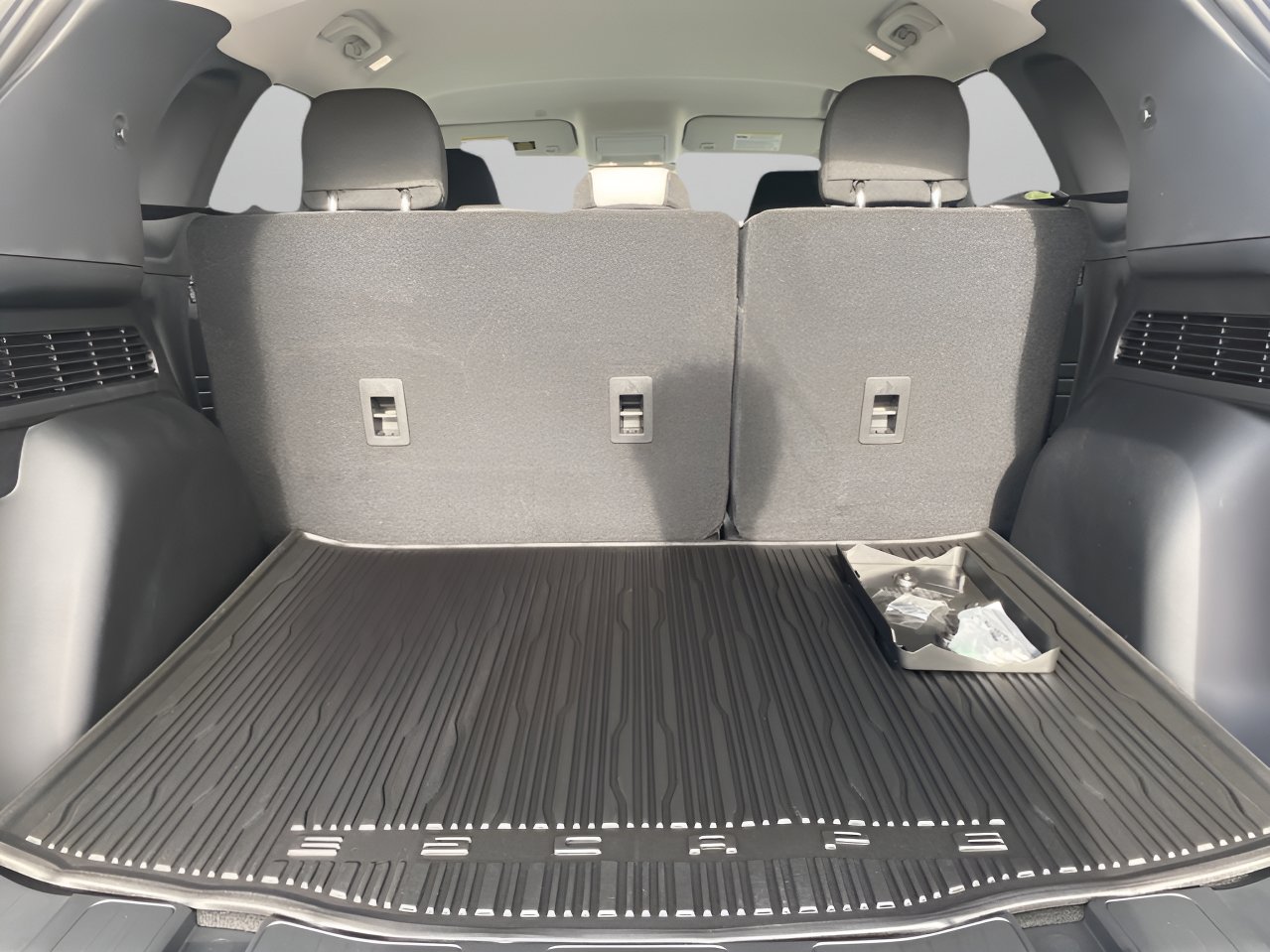 New 2026 Ford Escape Active w/ Active Premium Tech Pack image 8