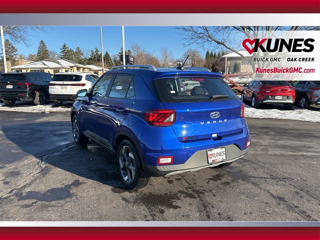 Used 2025 Hyundai Venue SEL FWD image 7