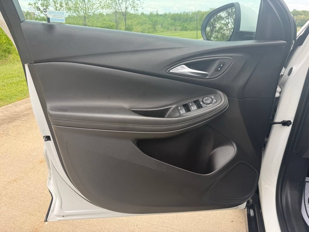 Used 2024 Buick Encore GX Sport Touring FWD image 23