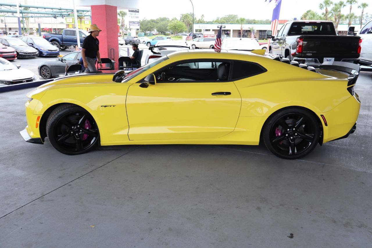 Used 2017 Chevrolet Camaro SS RWD image 8