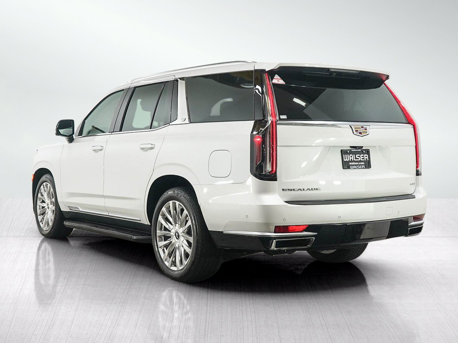 Used 2024 Cadillac Escalade Premium Luxury w/ Performance Package AWD/4WD image 4