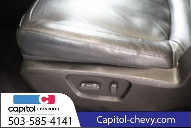 Used 2013 Chevrolet Captiva Sport LTZ FWD image 14
