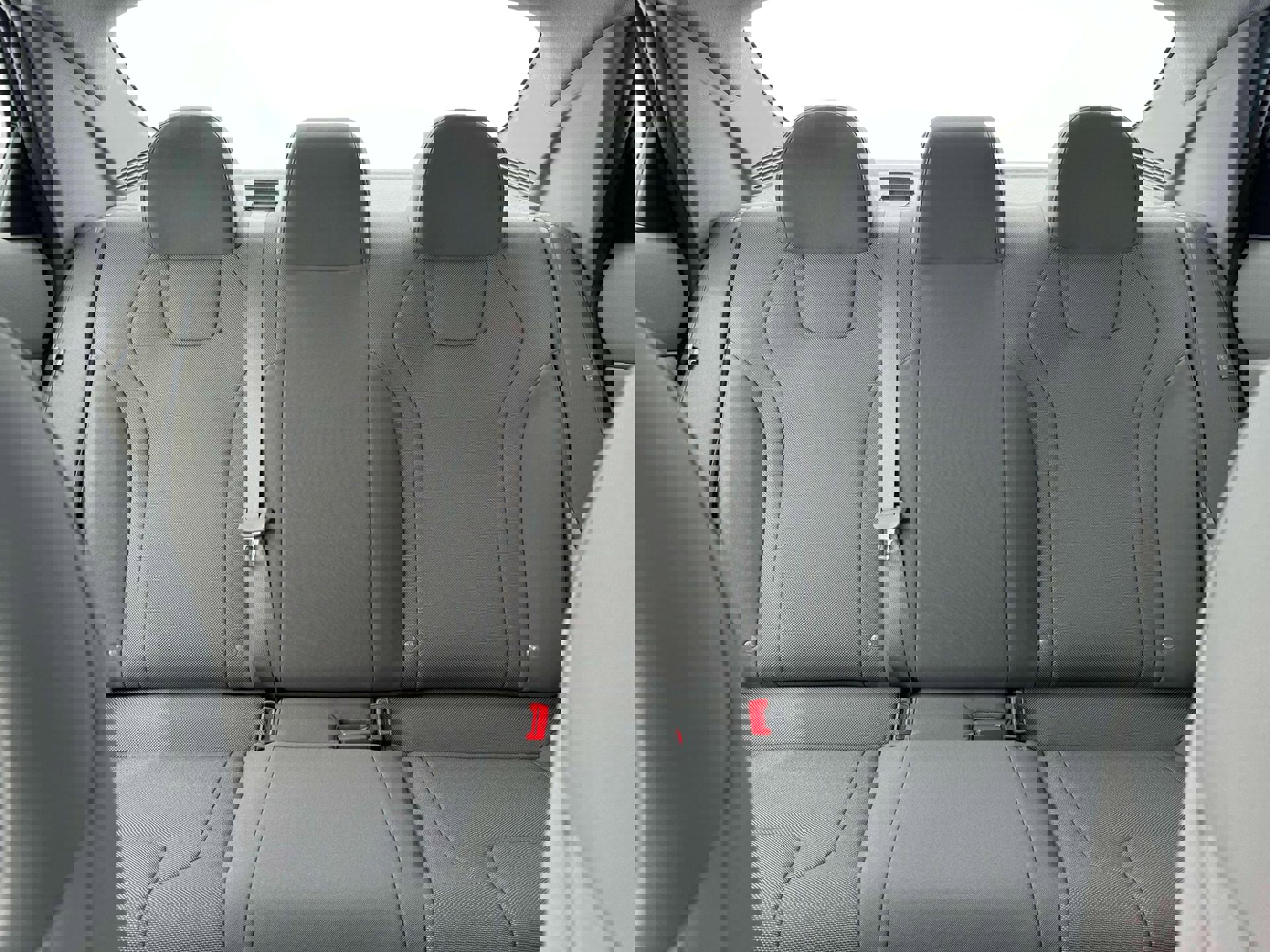 New 2025 Hyundai Elantra SE image 16