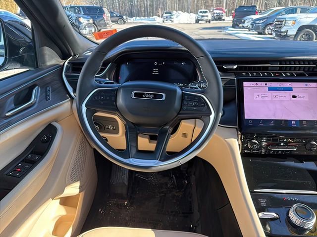 Used 2025 Jeep Grand Cherokee L Limited image 27