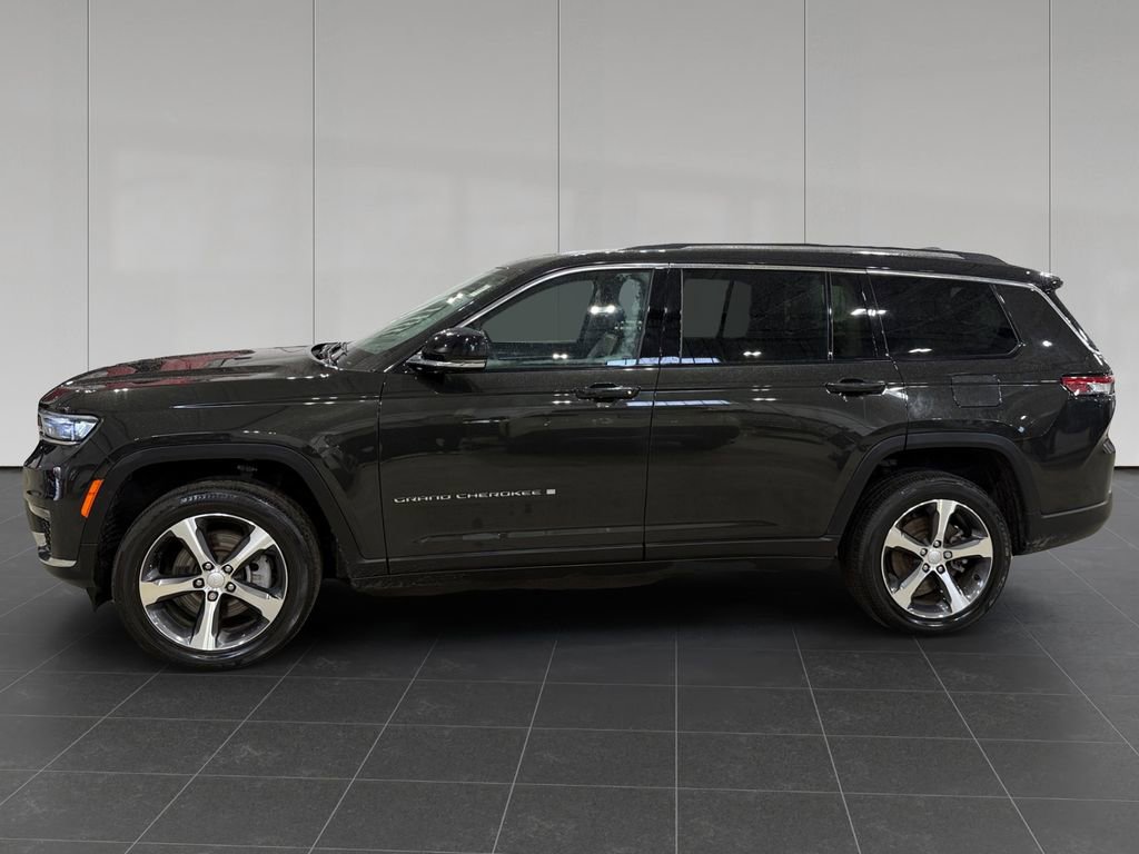 Used 2023 Jeep Grand Cherokee L Limited image 2