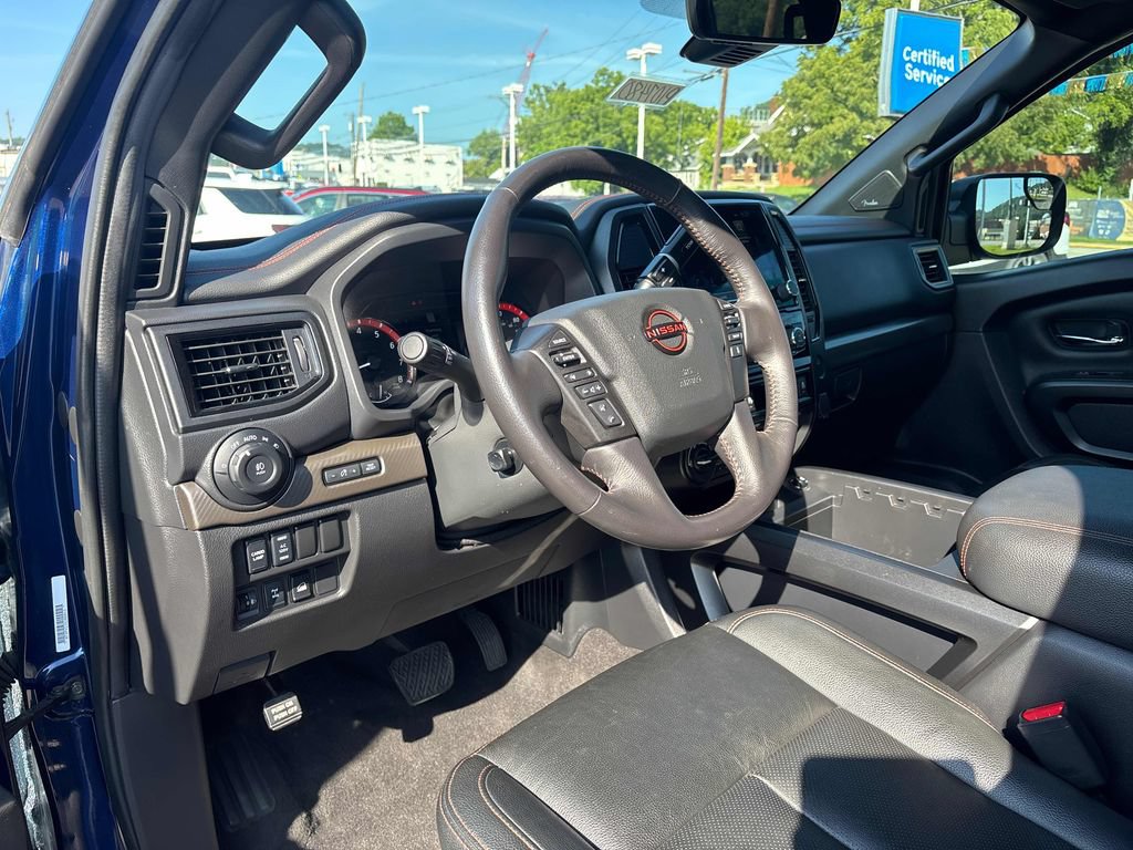Used 2024 Nissan Titan PRO-4X w/ Pro-4x Convenience Package AWD/4WD image 12