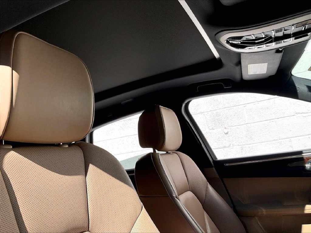 Certified 2023 Porsche Macan AWD/4WD image 27