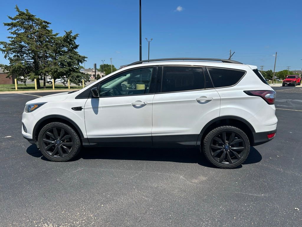 Used 2018 Ford Escape SE w/ SE Sport Appearance Package AWD/4WD image 8