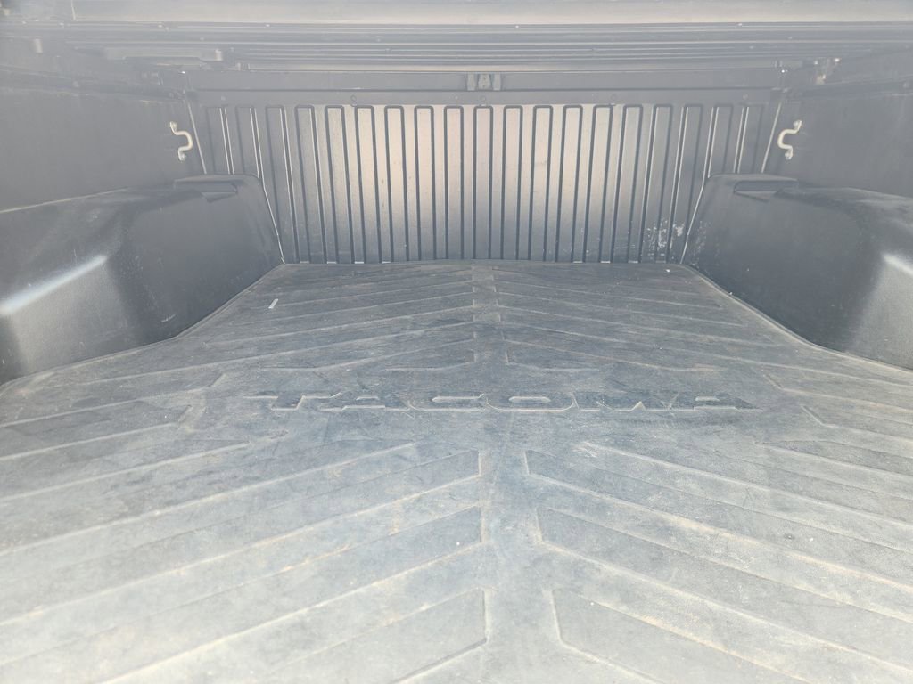 Used 2020 Toyota Tacoma Limited AWD/4WD image 23