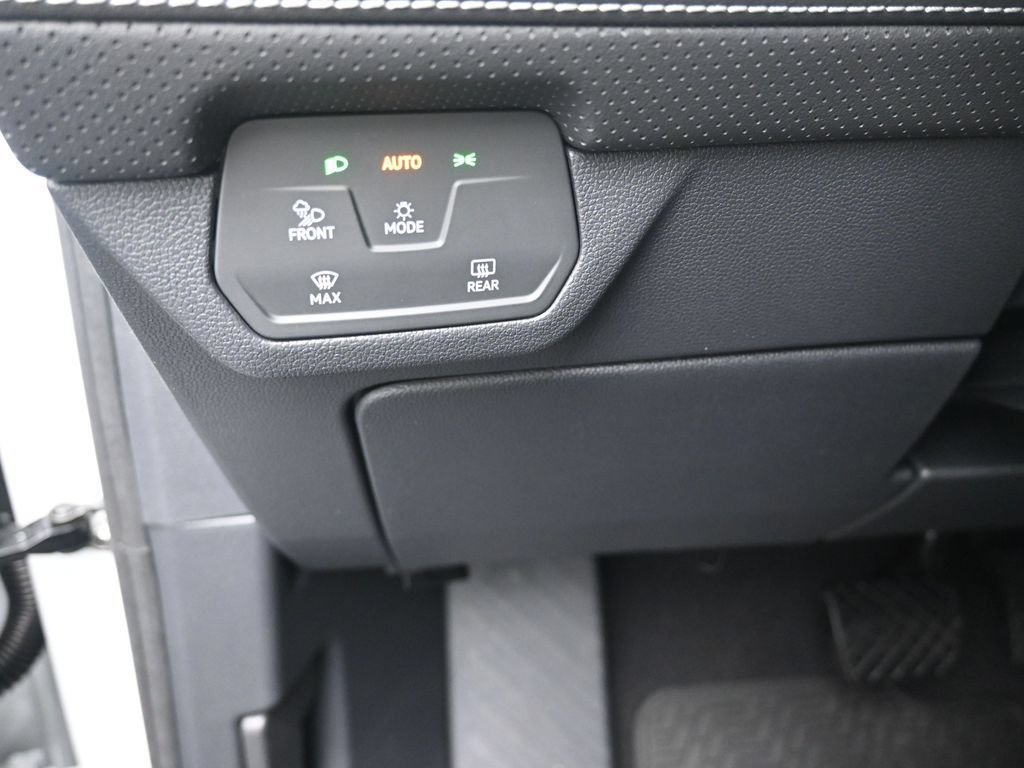 New 2026 Volkswagen Atlas SE FWD image 16
