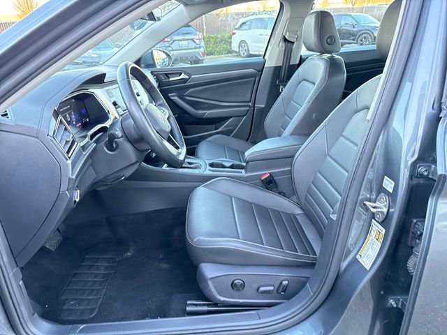 Used 2024 Volkswagen Jetta SE image 15