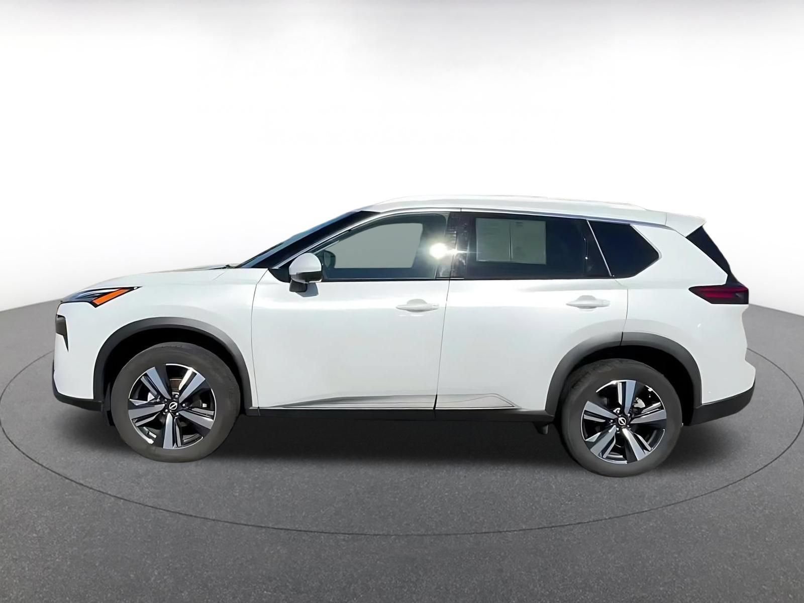 Used 2026 Nissan Rogue SL AWD/4WD image 9