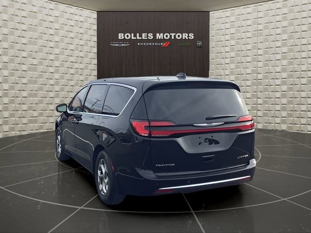 Certified 2024 Chrysler Pacifica Limited image 7