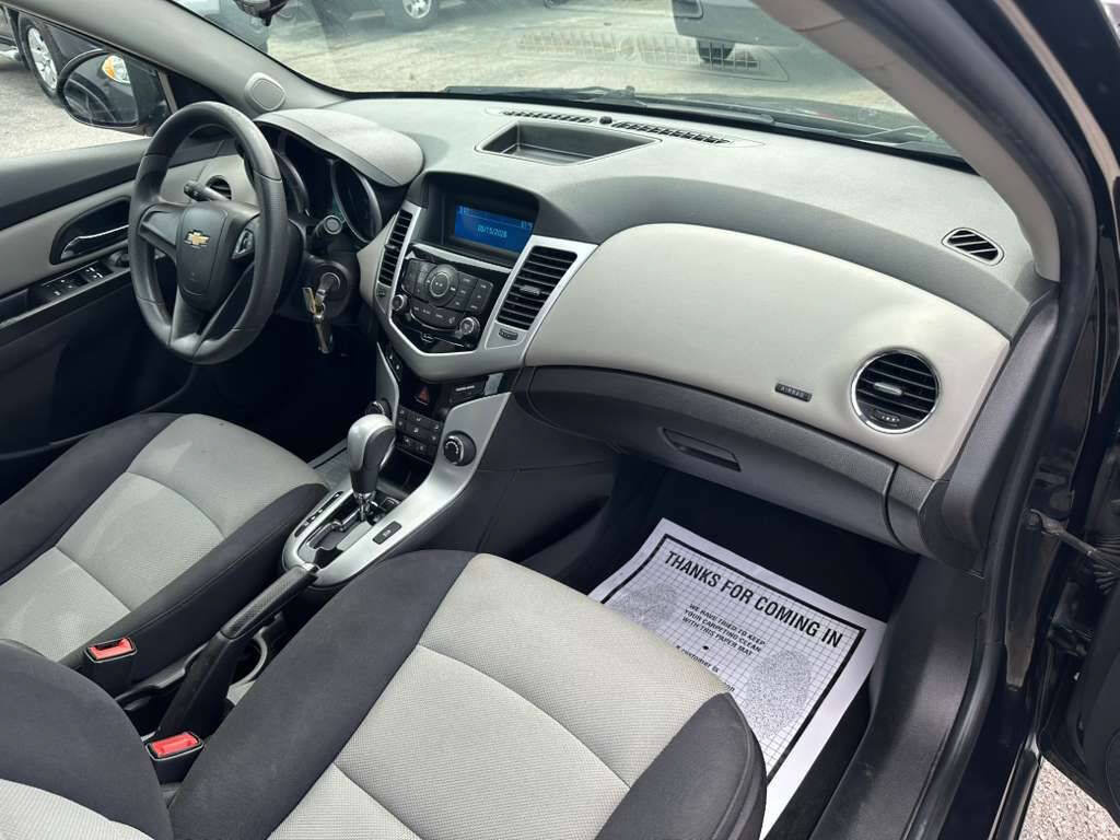 Used 2014 Chevrolet Cruze LS FWD image 19