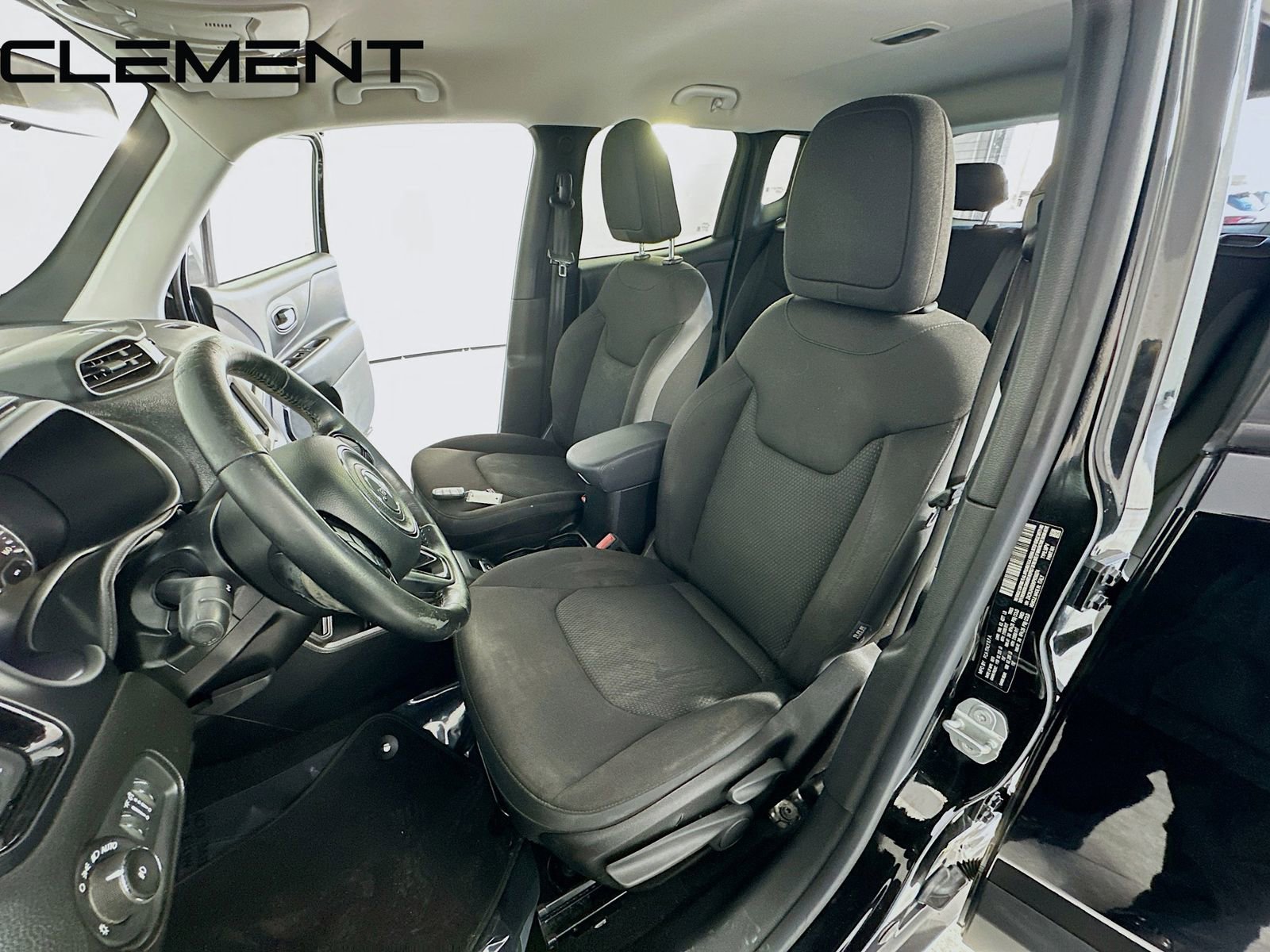 Used 2019 Jeep Renegade Altitude w/ Quick Order Package 2XM image 28