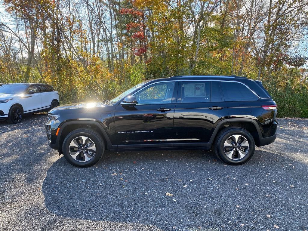 Used 2023 Jeep Grand Cherokee 4WD 4xe image 9