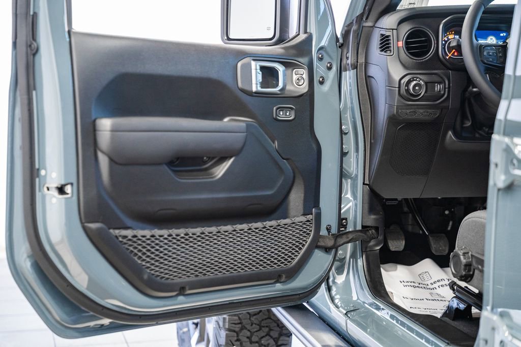 New 2026 Jeep Wrangler Unlimited Rubicon w/ Dual Top Group AWD/4WD image 37