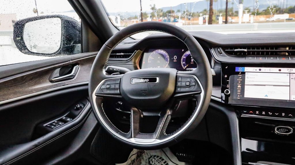 New 2026 Jeep Grand Cherokee Altitude RWD image 18