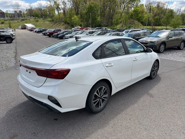 Used 2022 Kia Forte LXS image 9