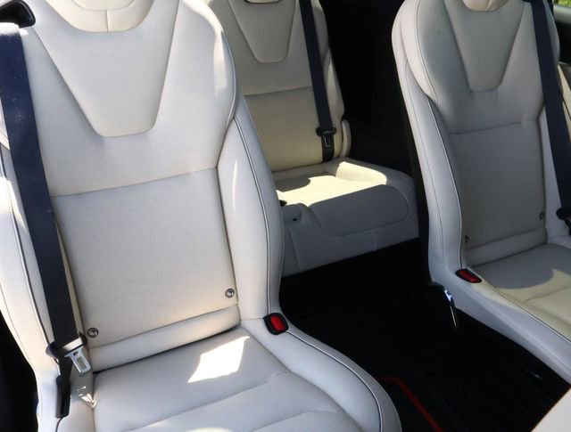 Used 2022 Tesla Model X Plaid image 21