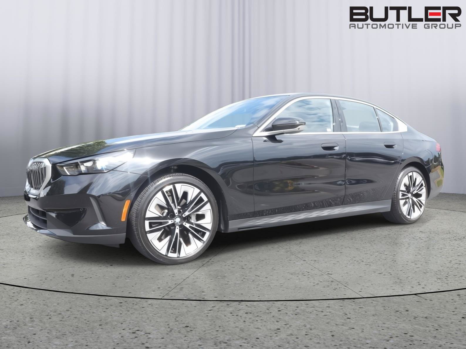 Used 2025 BMW 530i xDrive w/ Premium Package AWD/4WD image 9
