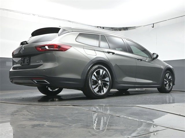 Used 2018 Buick Regal Essence w/ Driver Confidence Package #1 image 40