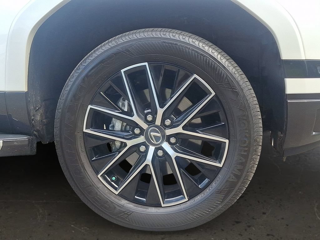 Used 2024 Lexus GX 550 w/ Cold Area Package AWD/4WD image 9