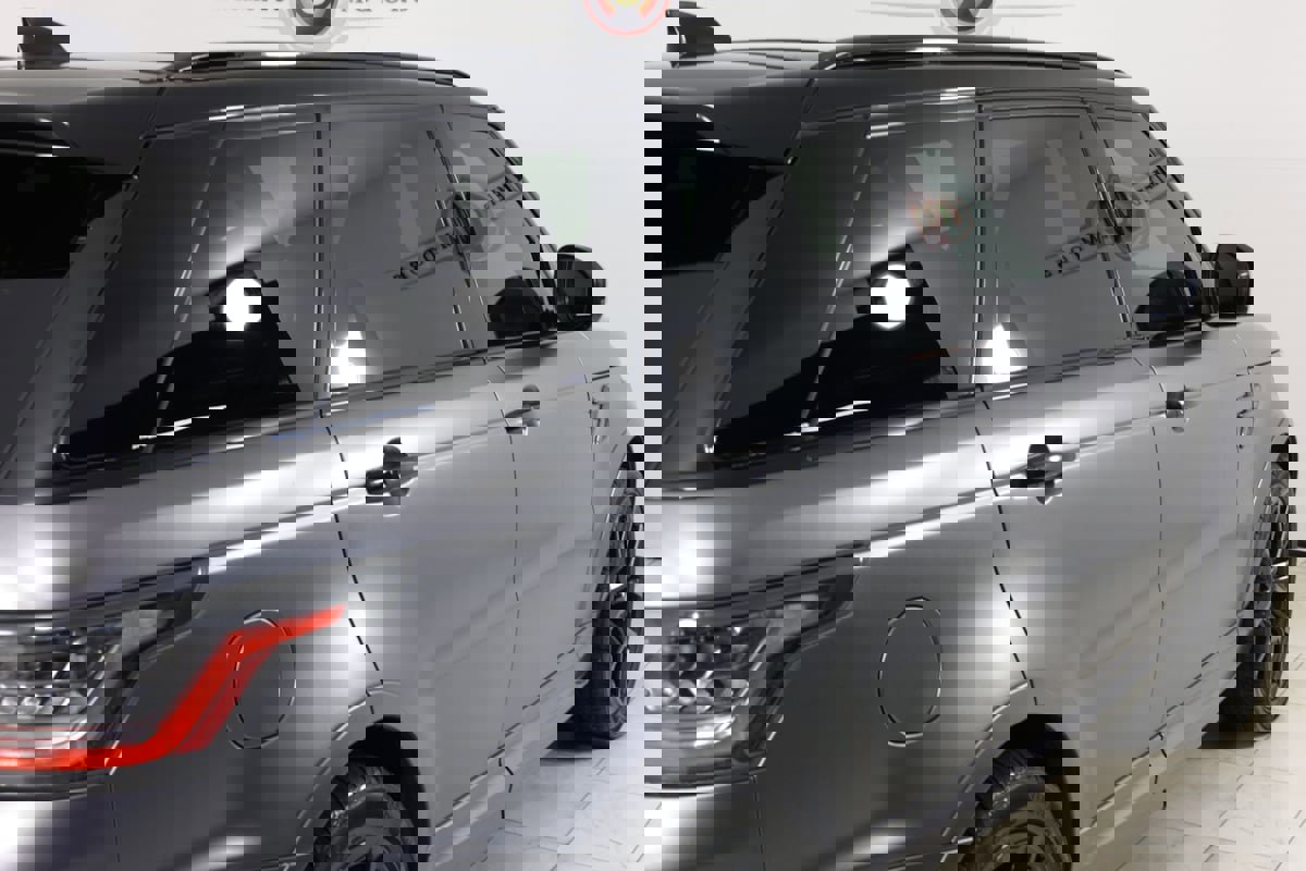 Used 2018 Land Rover Range Rover Sport SVR image 45