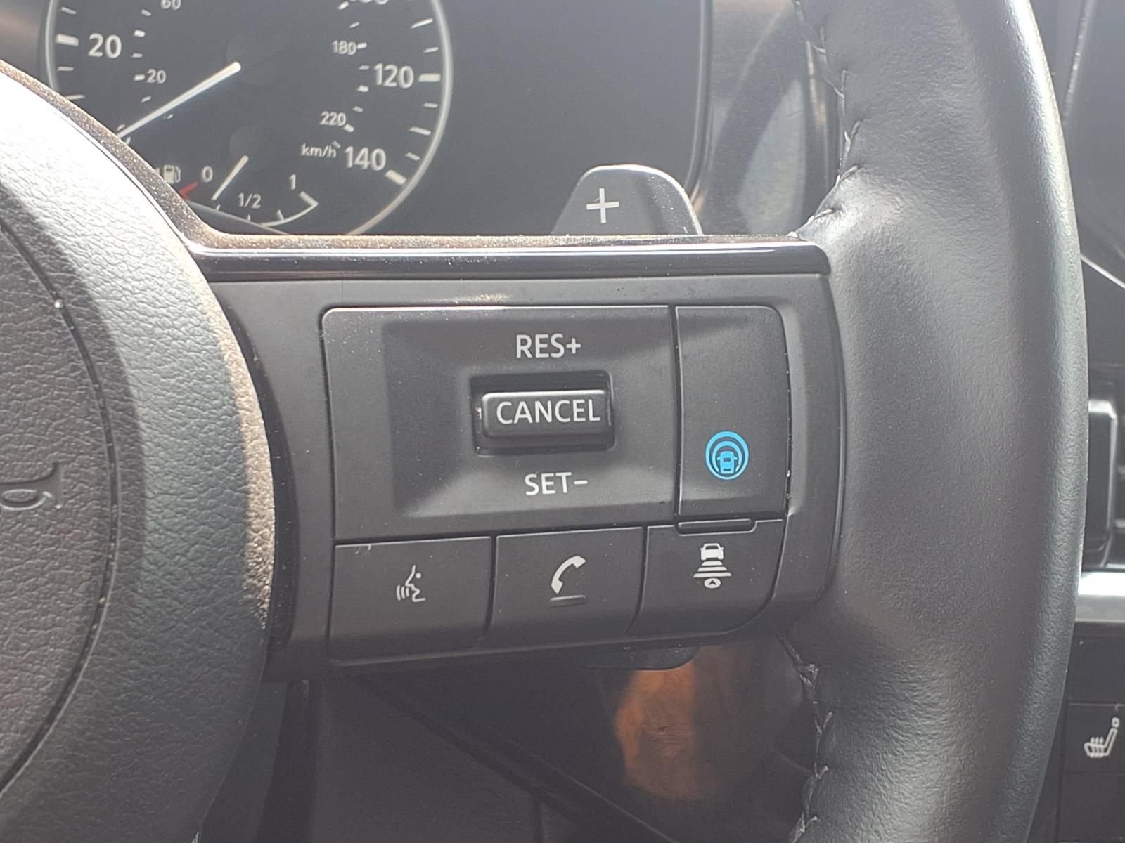 Used 2023 Nissan Pathfinder SL FWD image 16