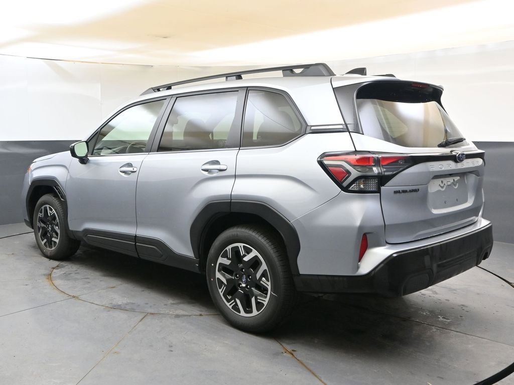 Used 2025 Subaru Forester Premium AWD/4WD image 3