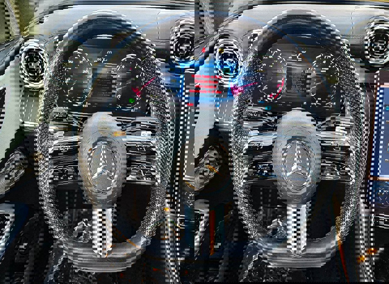 Used 2023 Mercedes-Benz GLC 300 GLC 300 image 31