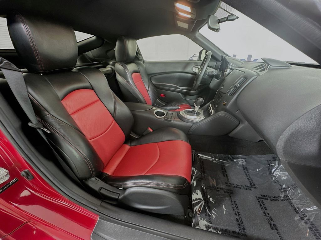 Used 2016 Nissan 370Z Coupe RWD image 27