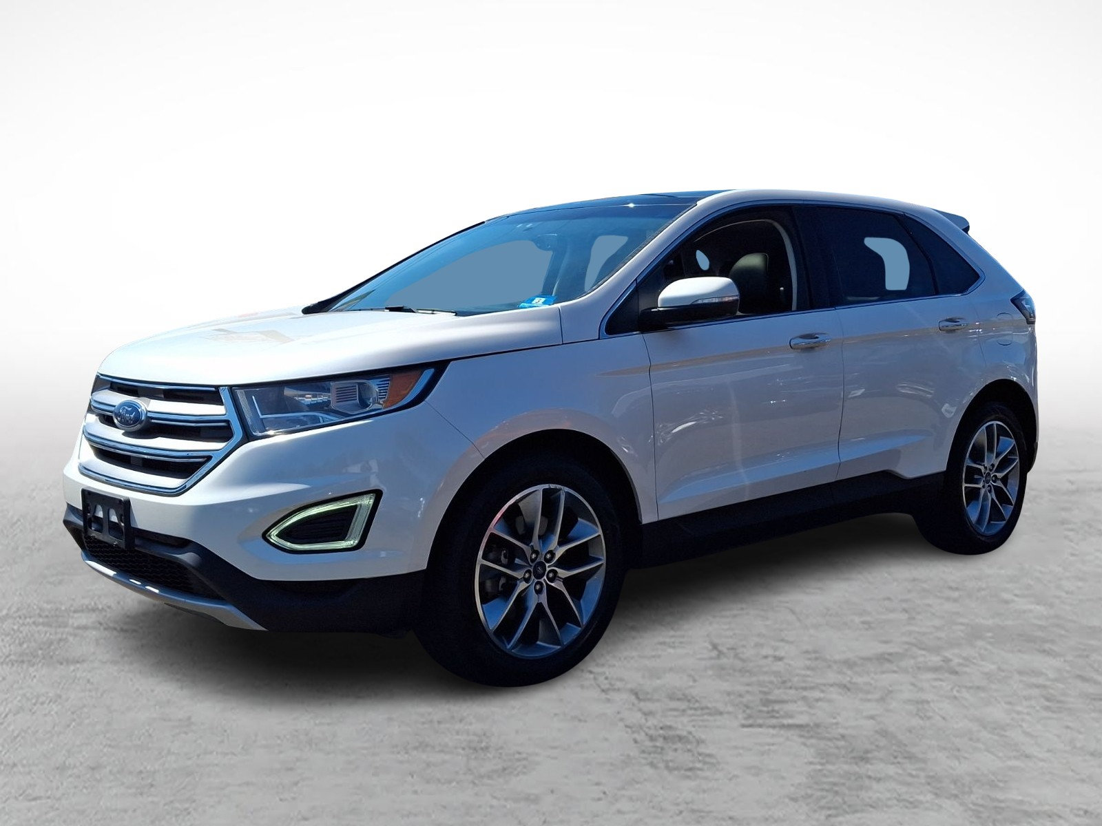 Used 2018 Ford Edge Titanium w/ Equipment Group 301A AWD/4WD image 3