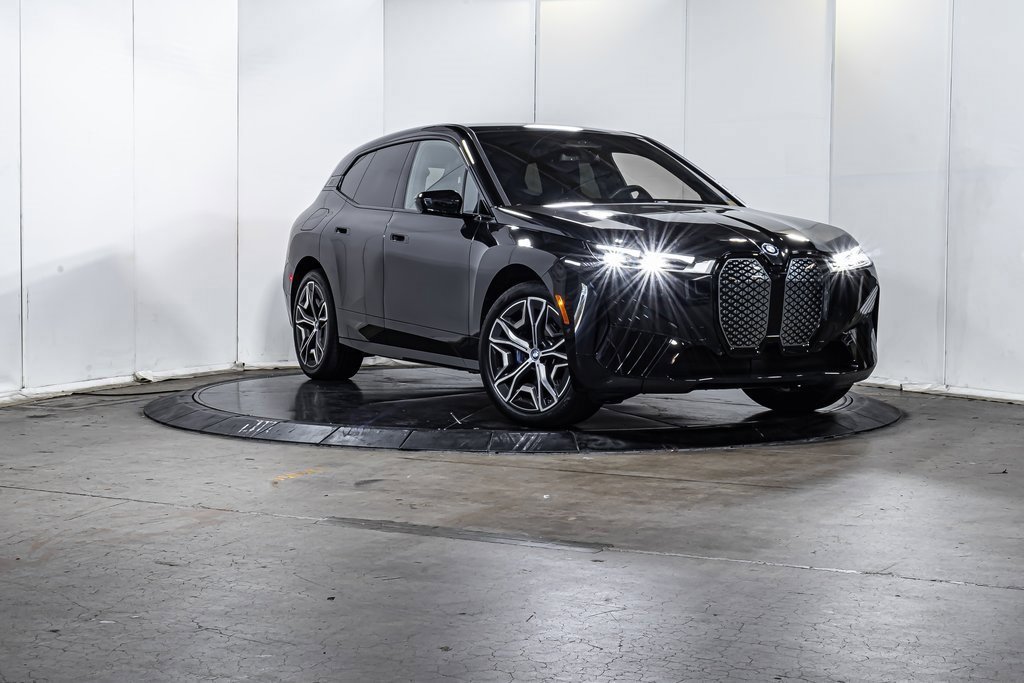 Used 2025 BMW iX xDrive50 image 9