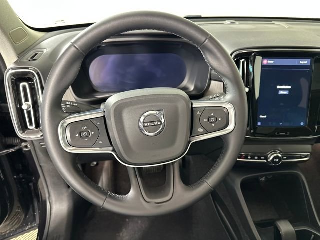 Used 2025 Volvo XC40 B5 Core image 14