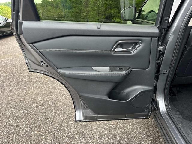 Certified 2026 Nissan Rogue Platinum w/ Platinum Premium Package AWD/4WD image 16
