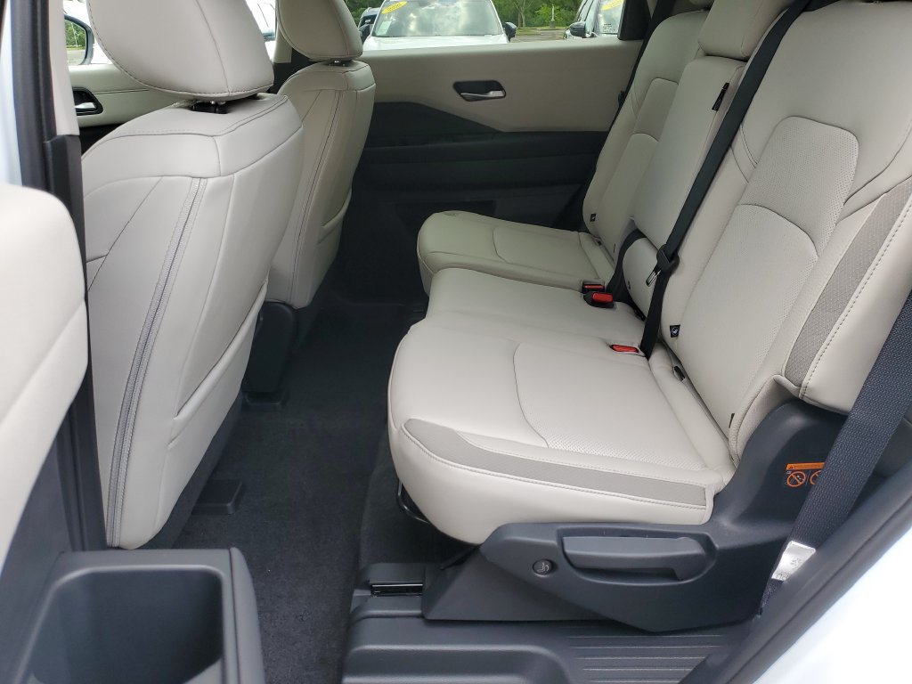 New 2026 Nissan Pathfinder SL FWD image 12