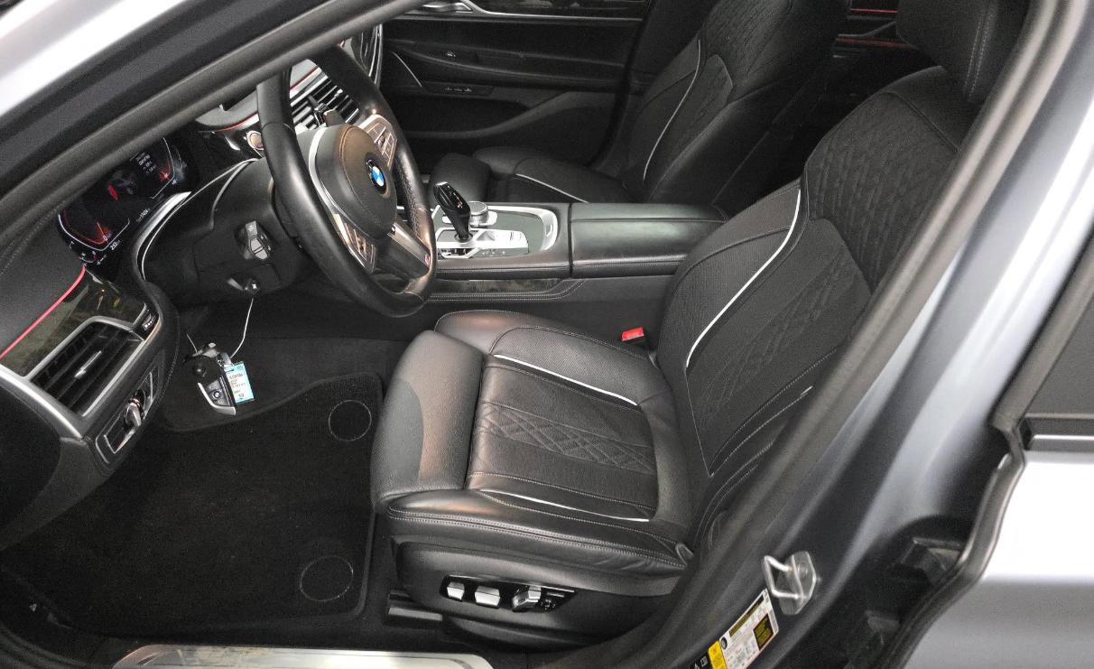 Used 2022 BMW 750i xDrive w/ Executive Package image 8