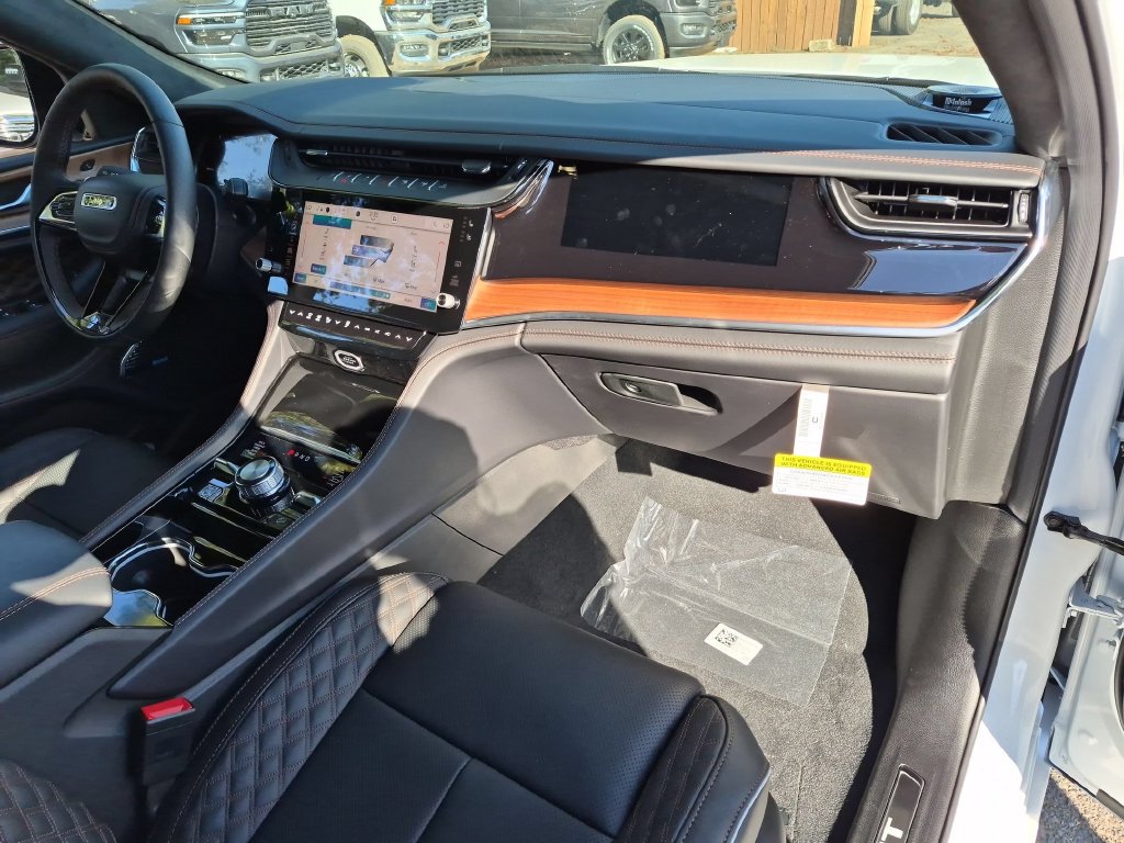 New 2027 Jeep Grand Cherokee Summit AWD/4WD image 17