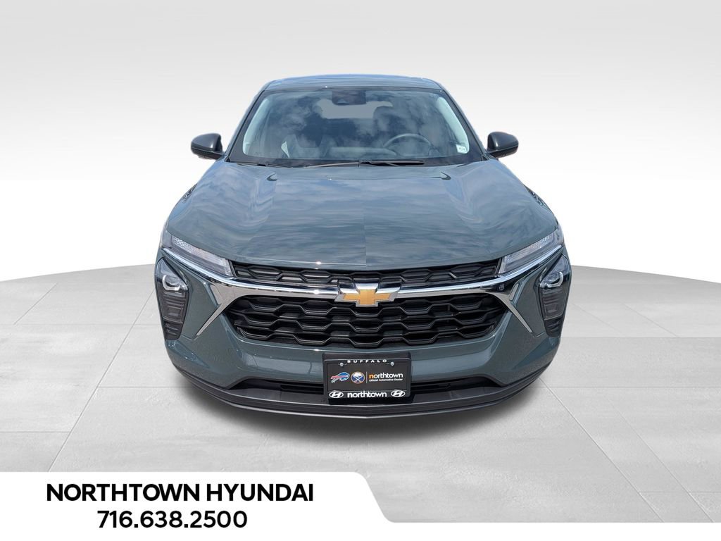 Used 2025 Chevrolet Trax LS image 5