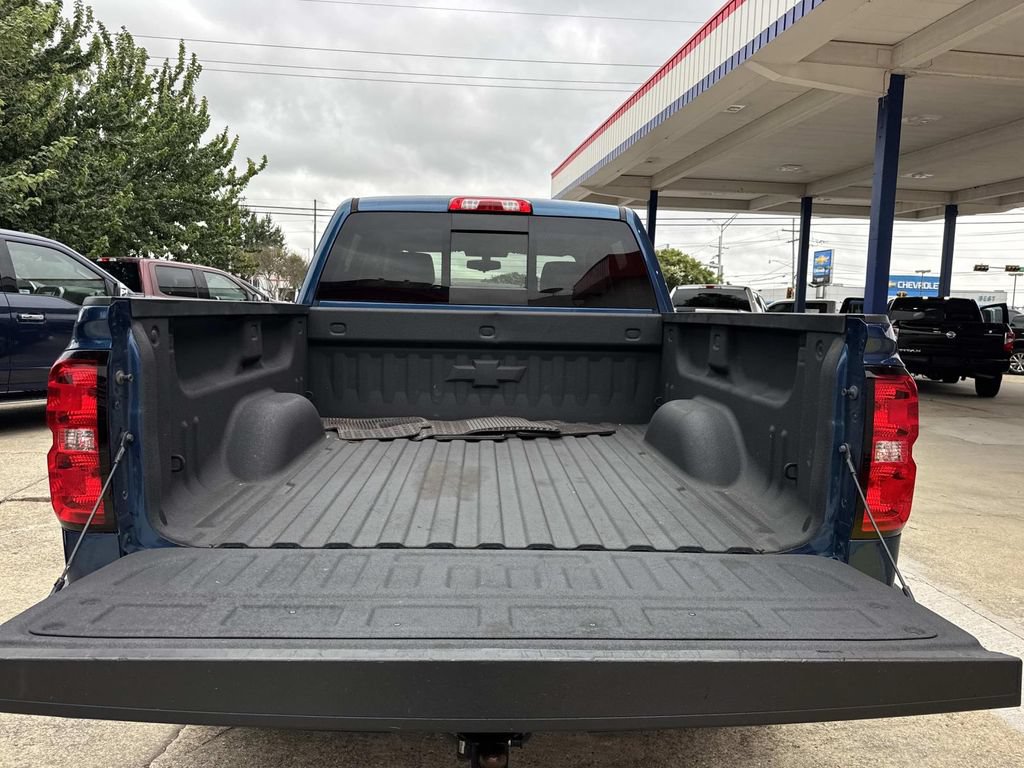 Used 2018 Chevrolet Silverado 1500 LT w/ All Star Edition AWD/4WD image 9
