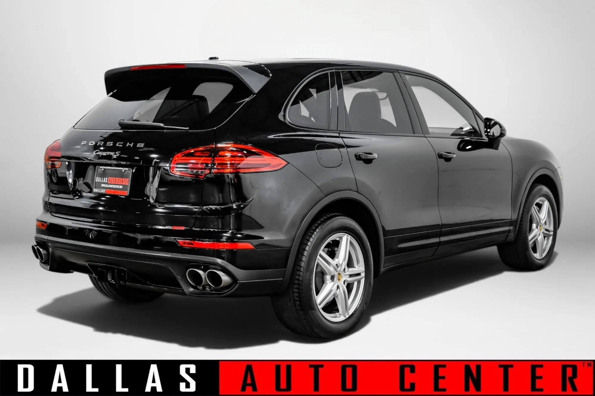 Used 2017 Porsche Cayenne S AWD/4WD image 5
