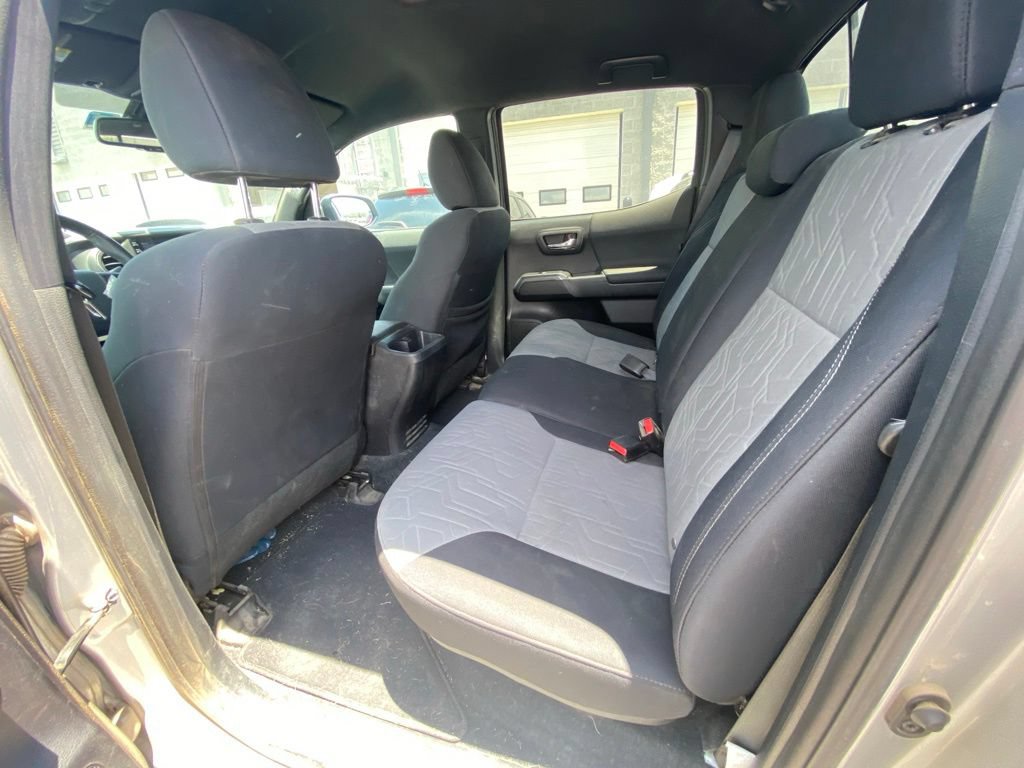 Used 2020 Toyota Tacoma TRD Off-Road w/ Technology Package RWD image 20