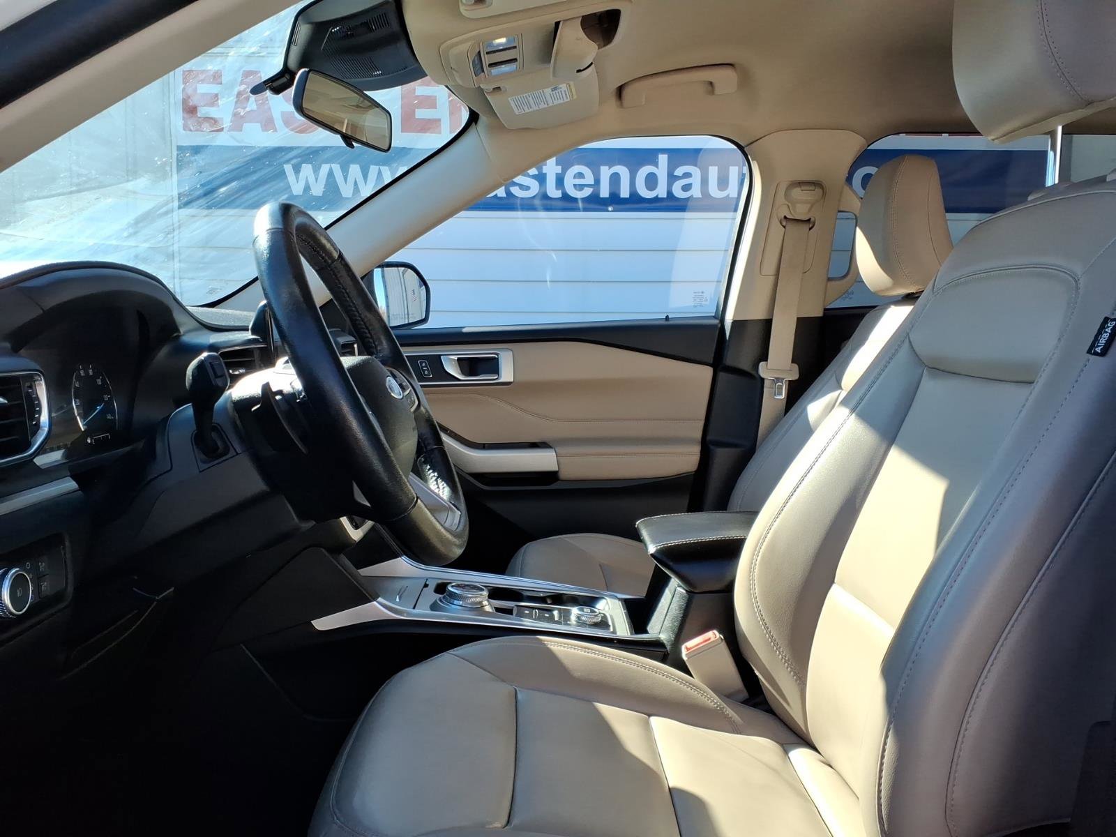 Used 2021 Ford Explorer XLT w/ Equipment Group 202A image 9